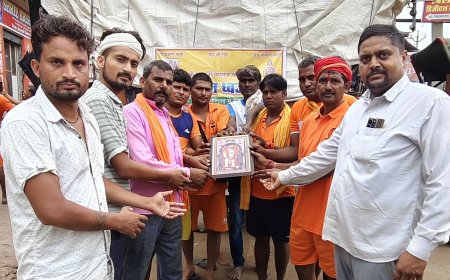 श्री मेहंदीपुर बालाजी पदयात्रा का सीकरी में किया स्वागत