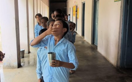 राष्ट्रीय कृमि मुक्ति दिवस कार्यक्रम पर बच्चो को एल्बेडाजॉल की गोलियां नही हुई उपलब्ध, हुई महज खानापूर्ति