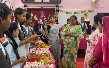 हस्त निर्मित राखीयों की लगाई प्रदर्शनी