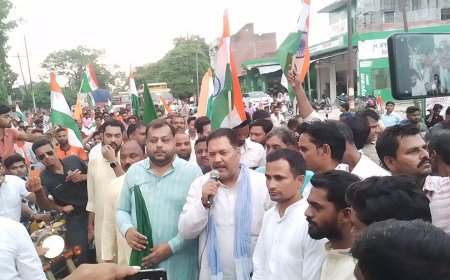 दातागंज भाजपाईयों ने निकाली बाइक से तिरंगा रैली