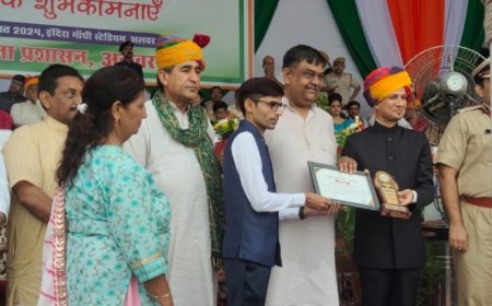 78 वे स्वतंत्रता दिवस समारोह के अवसर पर इंदिरा गांधी स्टेडियम में वन एवं पर्यावरण मंत्री संजय शर्मा ने किया शुभारंभ