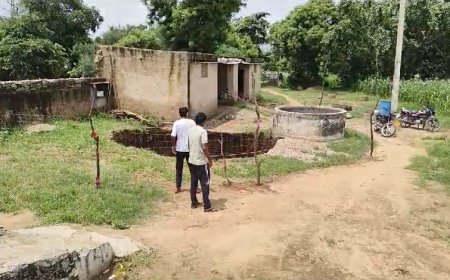 बरसात से धंसा कुआं:  प्रशासन से की भरवाने की मांग