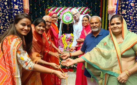 झीनी झीनी उड़े रे गुलाल माधव जी के मंदिर में