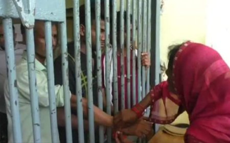 सेंट्रल जेल में बंद कैदियों की कलाई पर बहनों ने बांधी राखी