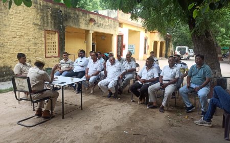 सुमेरपुर थाना परिसर में सीएलजी सदस्य, व्यापार मंडल की बैठक आयोजित