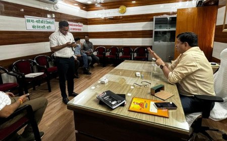 ज़िला कलेक्टर ने एसडीएम, तहसील कार्यालय सहित नगर पालिका का किया औचक निरीक्षण