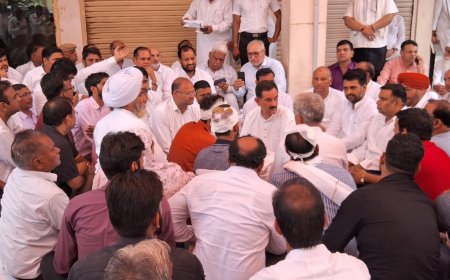 कांग्रेस नेता एआईसीसी महासचिव भंवर जितेंद्र सिंह ने ज्वेलर्स के साथ हुए गोली कांड को लेकर परिजनों से की मुलाकात