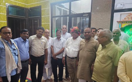 अग्रवाल समाज महुवा के सतीश चंद्र गर्ग अध्यक्ष,  महामंत्री  ताराचंद गोयल,कोषाध्यक्ष रमेश चंद्र गोयल , अग्रवाल समाज के चुनाव संपन्न