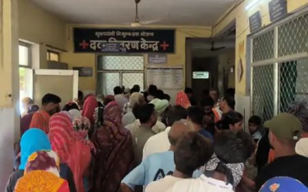 बीमारियों के चलते गोविंदगढ़ सीएचसी में बढ़े मरीज:  फैल रहा बुखार, पर्ची काउंटर पर लगी भीड़