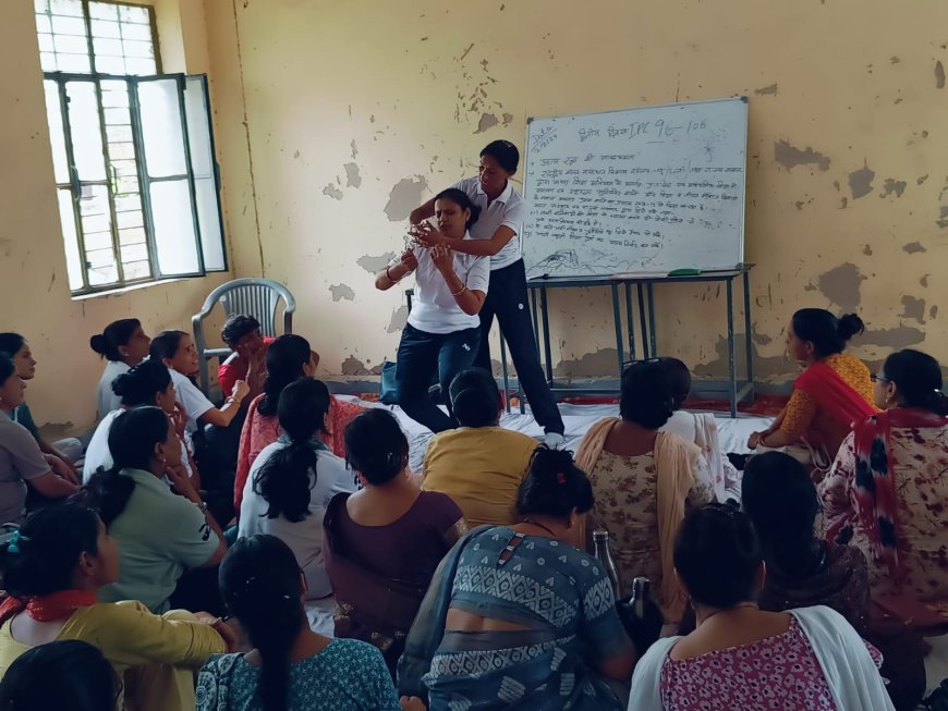 गोविन्दगढ़ में रानी लक्ष्मीबाई आत्मरक्षा प्रशिक्षण शिविर में आत्मरक्षा के  गुर सिखाए