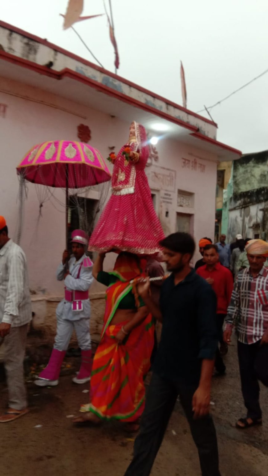 उदयपुरवाटी में तीज माता की निकली ऐतिहासिक सवारी:  कस्बे में जगह-जगह हुई पूजा अर्चना