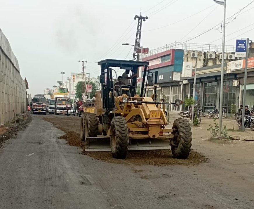 जिला कलेक्टर के निर्देशन में युद्ध स्तर पर कार्य करते हुए पुतली कट सर्विस रोड मात्र 48 घंटे में दुरुस्त हुई सर्विस रोड