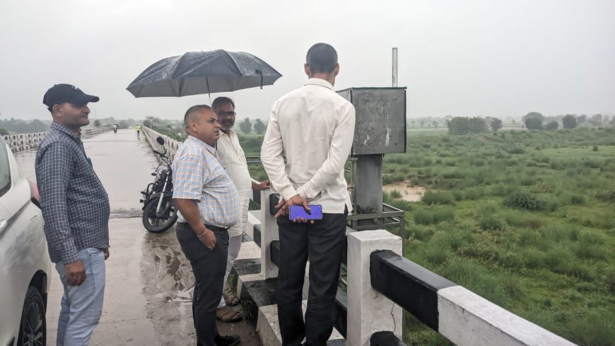 अतिरिक्त जिला कलेक्टर खैरथल एवं भिवाड़ी ने अति-वृष्टि से प्रभावित विभिन्न क्षेत्रों का किया दौरा