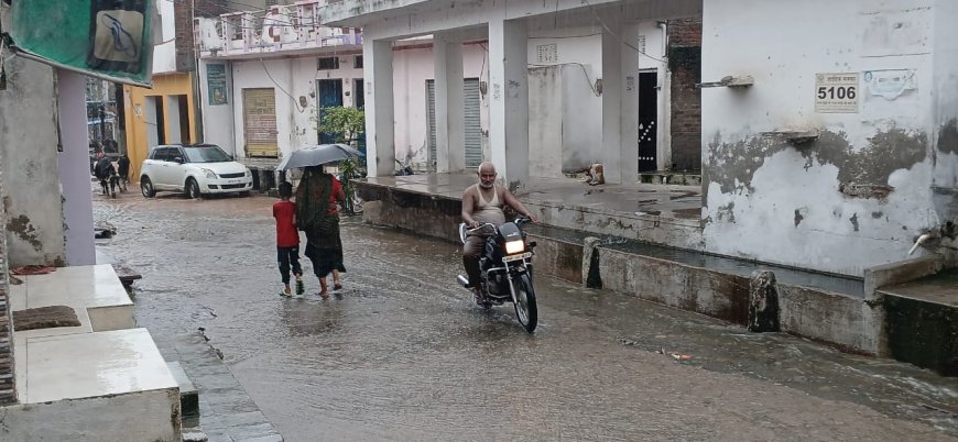 दिनभर की उमस दोपहर बाद गुरला में साल की जोरदार बारिश से गर्मी से राहत