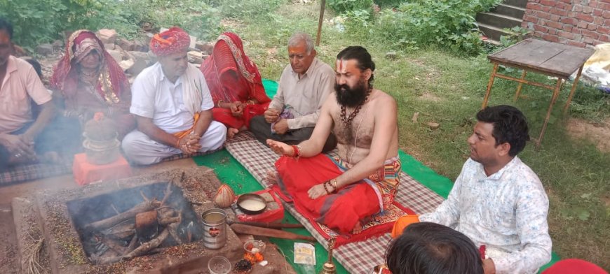 वीर हमुमान  प्राचीन दक्षिण मुखी बालाजी मंदिर में मंत्रोचारण के साथ  हुई महाकाल मूर्ति प्राण प्रतिष्ठा