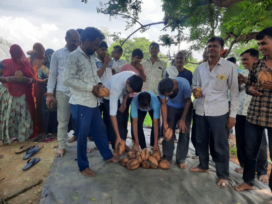 धरना स्थल पर मनाया रक्षाबंधन का त्योहार :विधायक को मिले  सद्बुद्धि, इसलिए  स्वा किलो चावल का चढ़ाया कासा