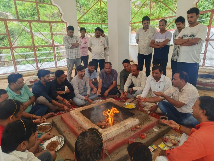 खोह मनसा माता मंदिर में भजन संध्या में कलाकारों दी प्रस्तुतियां:  हवन के बाद भंडारे का आयोजन