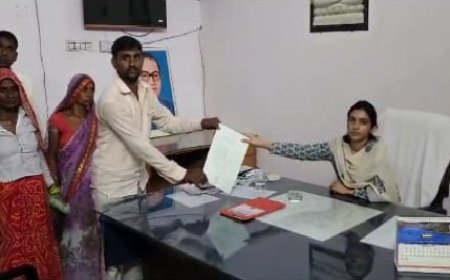 खाद्य सुरक्षा योजना का गेंहू लेने गई सास बहू को राशन डीलर ने बदसलूकी करते हुए हाथ पकड़ कर भगाया, पीड़ित के परिवारजन पहुंचे एसडीएम के समक्ष