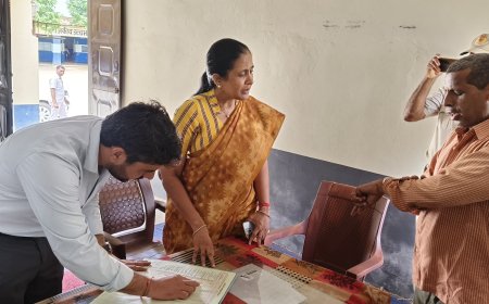 जिला कलेक्टर ने राजकीय स्कूलों तथा आंगनवाड़ी केंद्र का किया औचक निरीक्षण