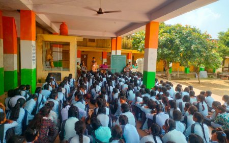 पखंड क्षेत्र के अनेकों विद्यालयों में मनाया गया हिंदी दिवस