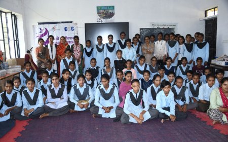 युवा जागृति संस्थान की टीम ने बच्चियों को समझाया गुड टच बेड टच