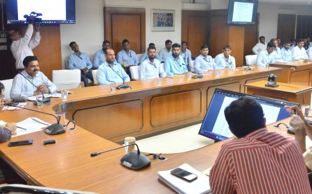 गांव-ढ़ाणी तक व्यवधान रहित बिजली आपूर्ति में फीडर इंचार्ज की भूमिका अहम, डिस्कॉम्स चेयरमैन ने किया फीडर इंचार्ज के साथ संवाद