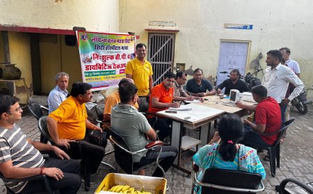 लायंस क्लब महुवा  सिटी ने महुवा थाने में लगाया डायबिटीज बीपी चेकअप कैंप