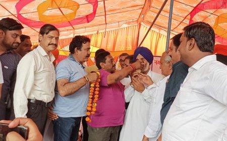 नोगांवा तहसील के मुबारिकपुर में चौथे दिन धरना प्रदर्शन हुआ समाप्त: भाजपा जिलाध्यक्ष  के आश्वासन के बाद हुआ धरना समाप्त,3 दिन से भूख हड़ताल पर बैठे थे चार लोग