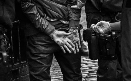 छात्रा से ‘दुर्व्यवहार’ पर शिक्षक गिरफ्तार