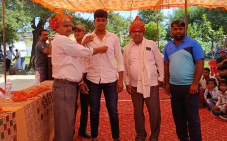 वेटलिफ्टिंग प्रतियोगिता में गोल्ड मेडल जीतने पर कस्बे में खुशी का माहौल