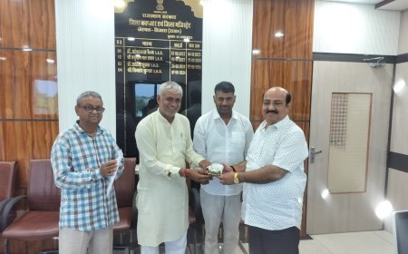 श्री मौनी बाबा गौशाला मे विकास कार्य के लिए जिला कलेक्टर से मिला शिष्टमंडल