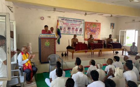 जेल में रहकर अपने को कैदी मत समझो,आपमें भी भगवान बनने की क्षमता -मुनि साक्ष्य सागर