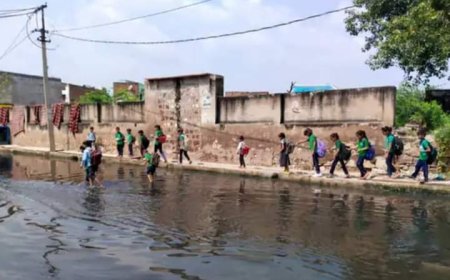 सड़कों पर भरा गंदा पानी:नाले को बंद करने के बाद खोलना भुली नगरपालिका