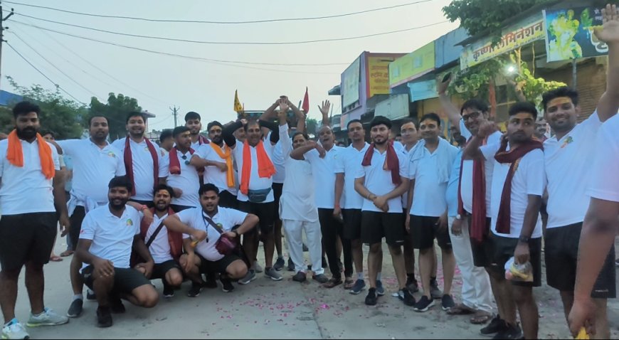 गोविन्दगढ़ से खाटूश्यामजी सातवीं डाक ध्वज यात्रा हुई रवाना:हारे के सहारे की जय के लगे जयकारे