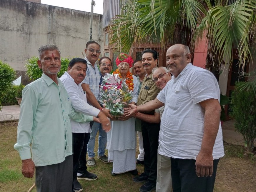 व्यापार महासंघ ने पदमश्री सूर्य देव बारेठ का किया स्वागत