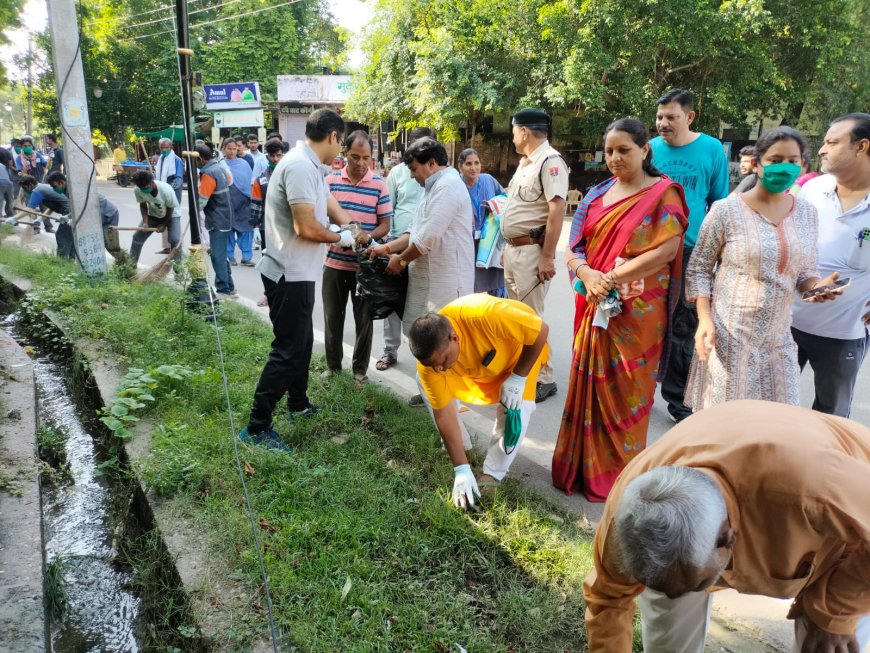 स्वच्छता ही सेवा अभियान में जिला कलक्टर के नेतृत्व में जुटा कारवां