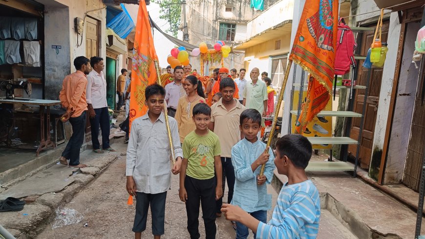 जलझूलनी ग्यारस पर कराया ठाकुर जी को नगर भ्रमण