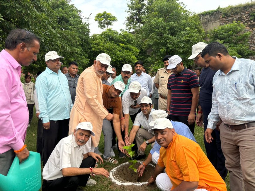 ‘स्वच्छता ही सेवा’ पखवाड़े का जिलेभर में शुभारम्भ :जिला कलक्टर सहित अधिकारियों ने किया श्रमदान