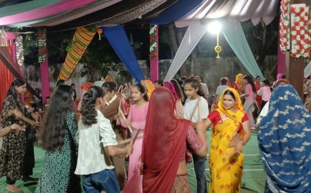 गुरला में नवरात्रि की मची धूमः बच्चों से लेकर बड़ों तक ने किया डांडिया