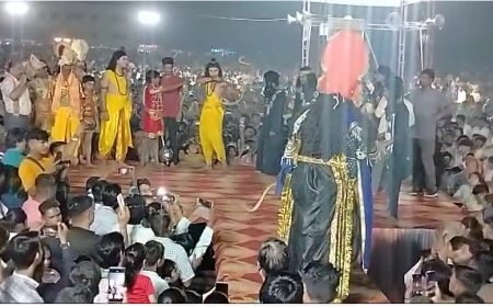 बुराई पर अच्छाई के प्रतीक रावण दहन कर धूमधाम से मनाया विजय दशमी पर्व