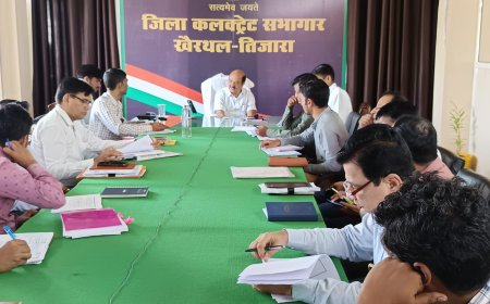 स्कूलों में समय-समय पर मेडिकल कैंप का आयोजन कर बच्चों के स्वास्थ्य की जांच के निर्देश