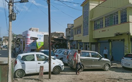 अवैध पार्किंग से आवाम परेशान, प्रशासन अनजान