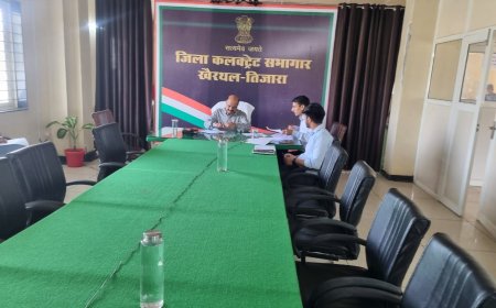 बिना सूचना के बैठक में उपस्थित न होने पर नगर पालिका अधिशासी अधिकारी को दिया नोटिस