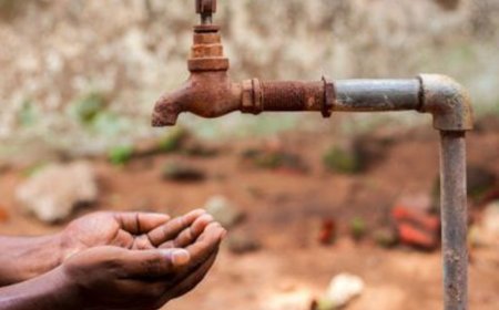 लाखों खर्च के बाद भी बूंद-बूंद पानी को तरस रहे लोग
