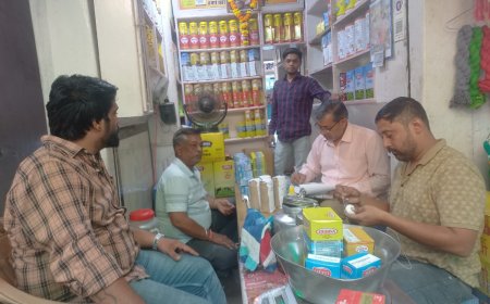 शुद्ध आहार मिलावट पर वार अभियान के तहत कार्रवाई,कृष्णा घी भण्डार से लिए खाद्य पदार्थों के नमूने