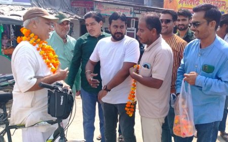 साईकिल से शान्ति व अहिंसा का संदेश लेकर जहाजपुर पहुंचे हिमांशु सिंह का हुआ स्वागत