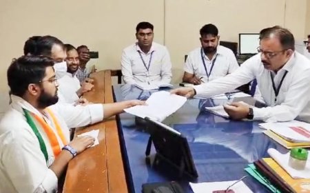 विधानसभा उपचुनाव 2024: कांग्रेस प्रत्याशी आर्यन जुबेर खान ने रामगढ़ कस्बे के मुख्य बाजारों में संपर्क करते हुए अपने  बहुमत के साथ किया नामांकन