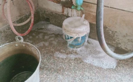 गंदे व बदबूदार पानी की हो रही आपूर्ति, लोग हो रहे परेशान