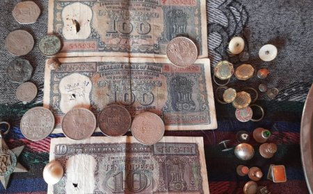 उलवर रियासत में दीपावली के पर्व को ''फिस्ट आफ लैंनटर्नस '' के रूप में मनाते हुए  'तोष खाने' में की जाती थी विष्णु लक्ष्मी की पूजा