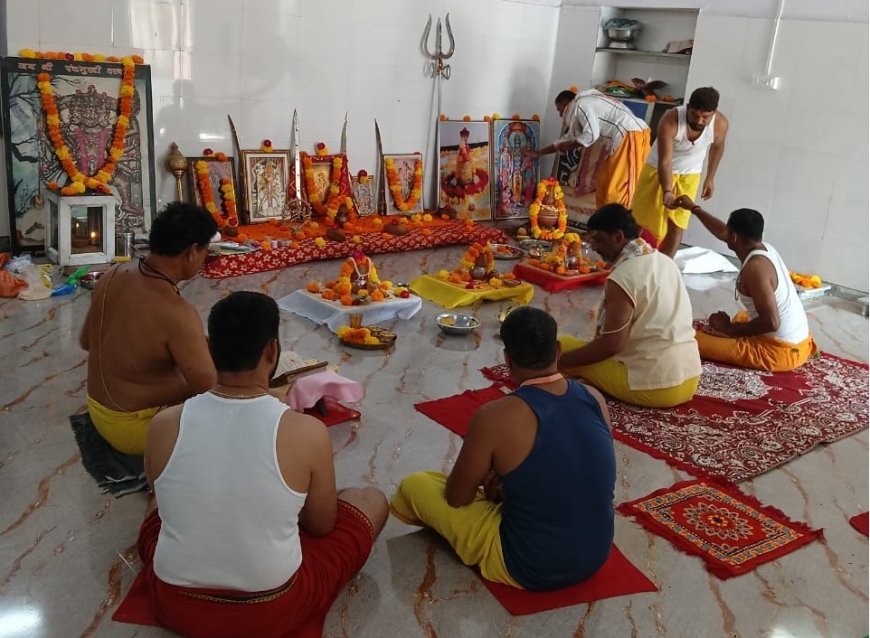 उपनगर पुर के नीलकंठ महादेव मंदिर में घट स्थापना के साथ ही नवरात्रि की शुरुआत